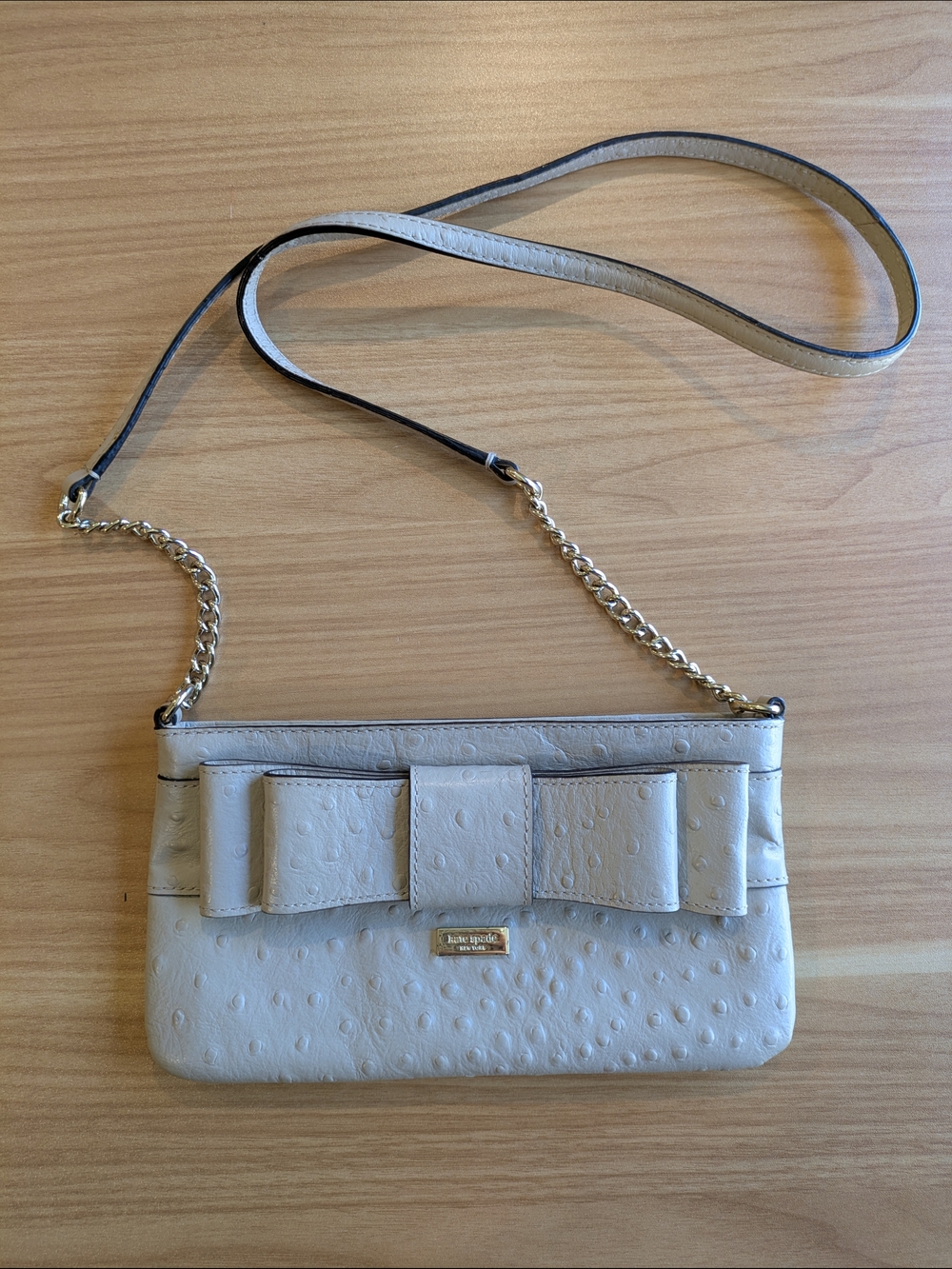 Kate Spade Ivory Cream Presley Charm City Ostrich Crossbody Clutch Leather GUC